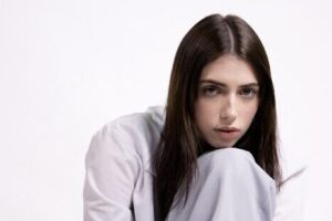 Bella Perozzi: São Paulo’s Emerging Voice in EDM and Beyond