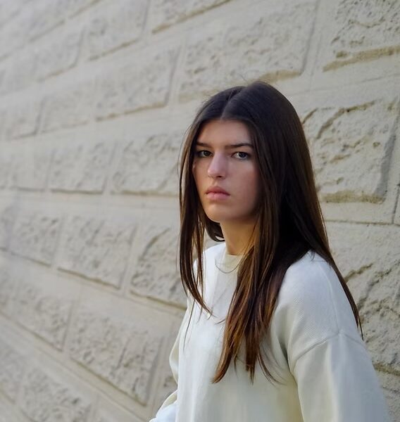 Carolina Chase’s Debut LP, warwick, Portrays Her Craft And Maturity, At Just Sixteen Years Old | Cult Machine