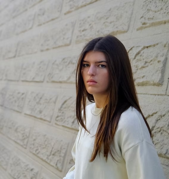 Carolina Chase’s Debut LP, warwick, Portrays Her Craft And Maturity, At Just Sixteen Years Old | Cult Machine